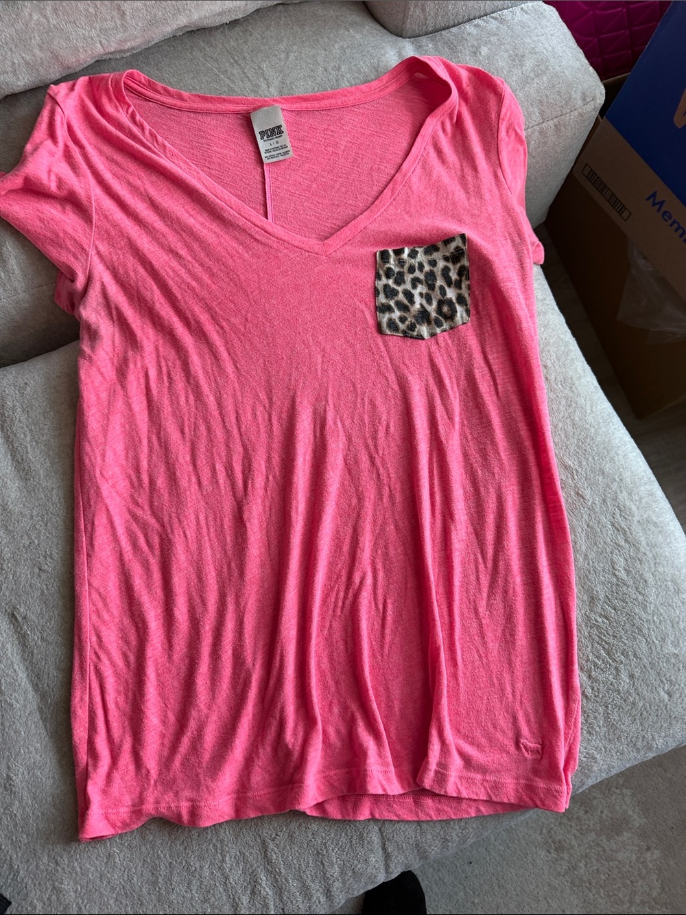 PINK Victoria's Secret Neon Pink V‑Neck Tee with Leopard Pocket